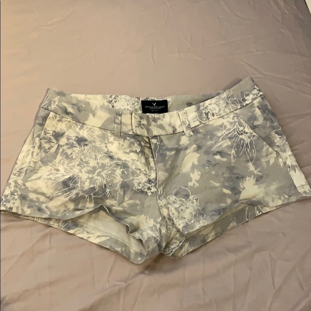 American Eagle stretch shortie - size 6